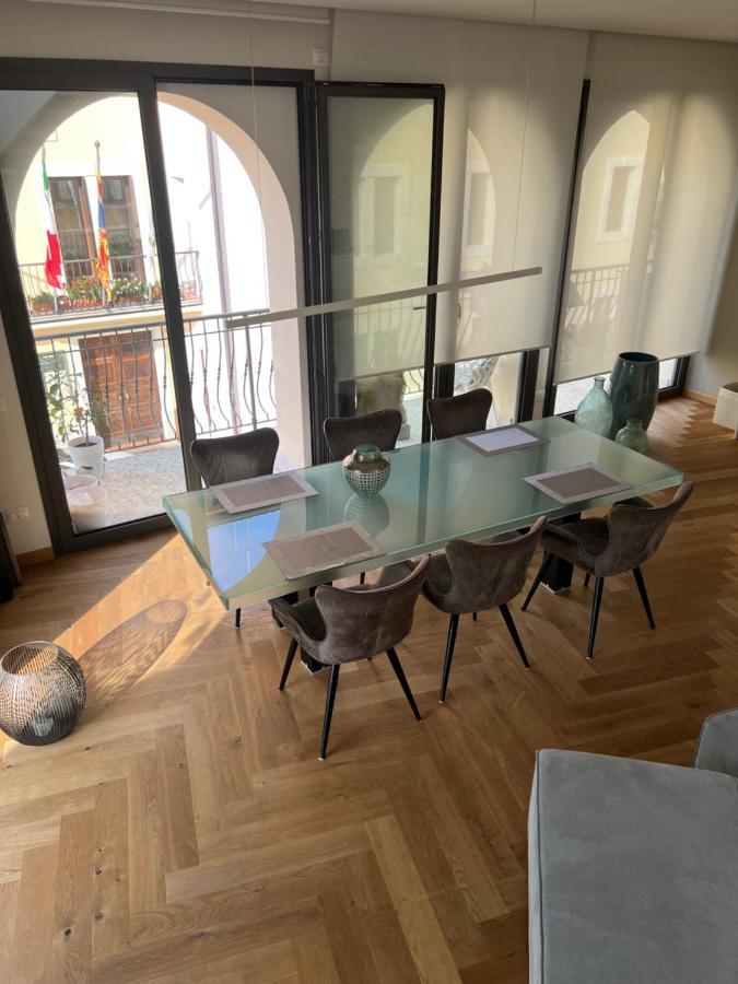 Suite La Castellana Тори дел Бенако Екстериор снимка