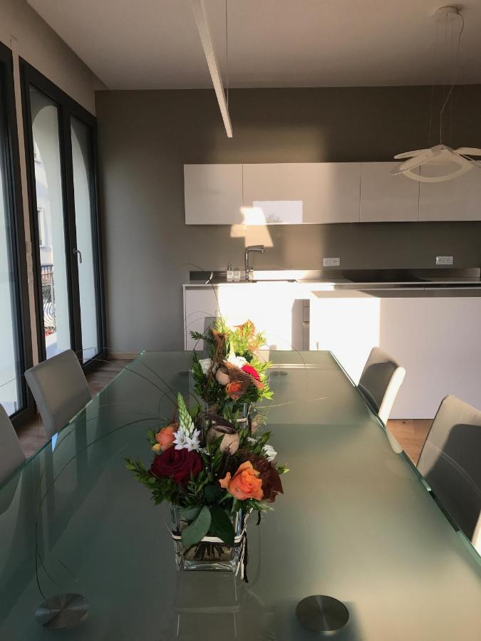 Suite La Castellana Тори дел Бенако Екстериор снимка