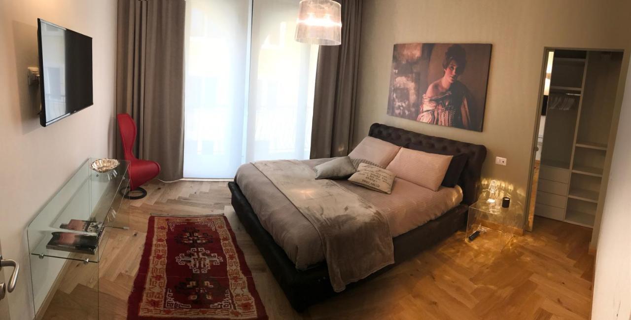 Suite La Castellana Тори дел Бенако Екстериор снимка