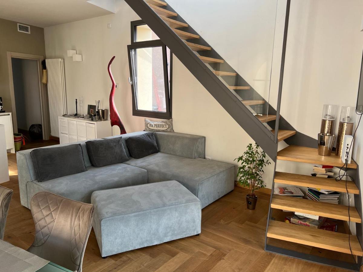 Suite La Castellana Тори дел Бенако Екстериор снимка
