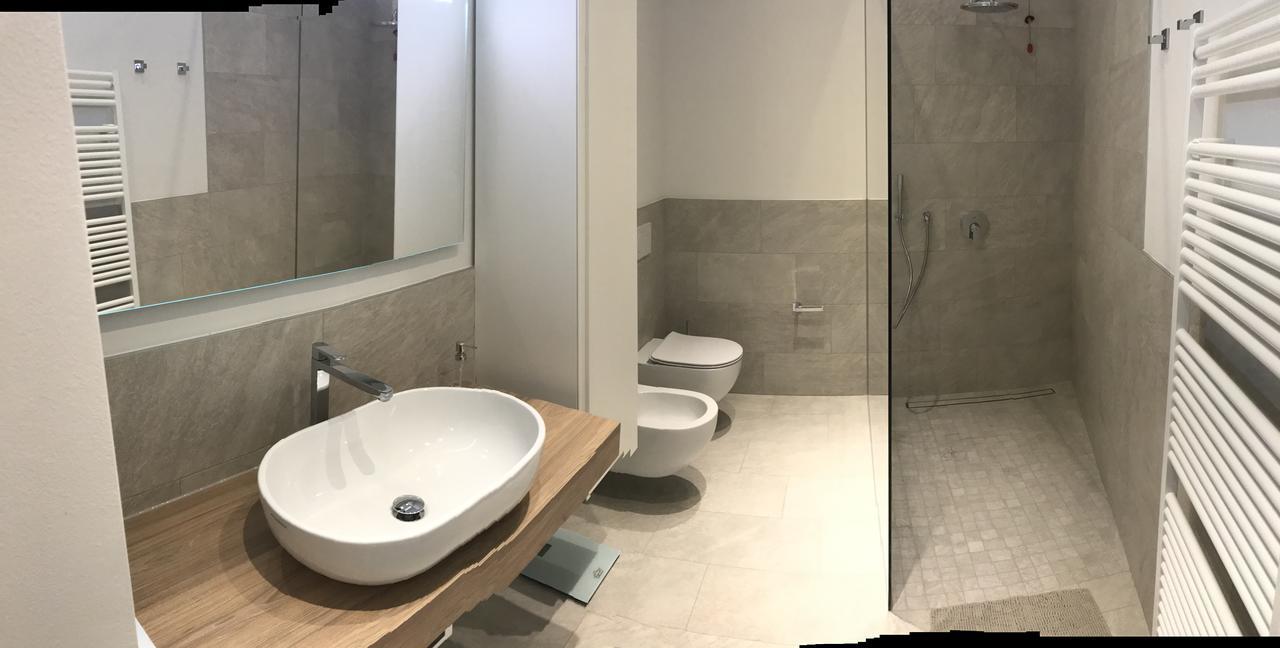 Suite La Castellana Тори дел Бенако Екстериор снимка