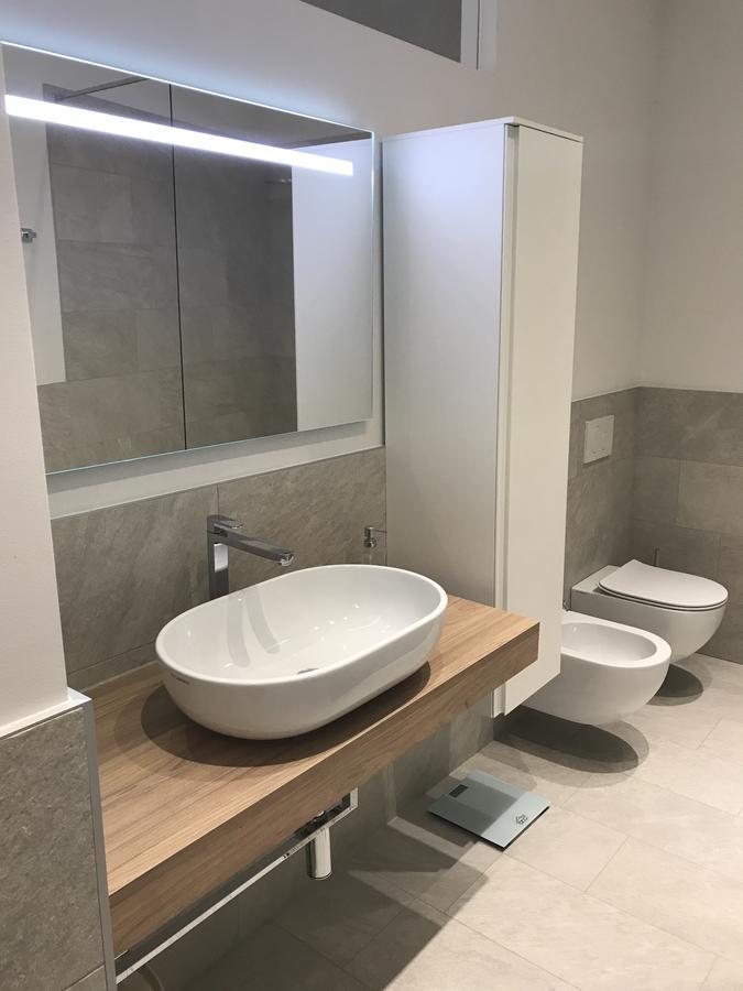 Suite La Castellana Тори дел Бенако Екстериор снимка