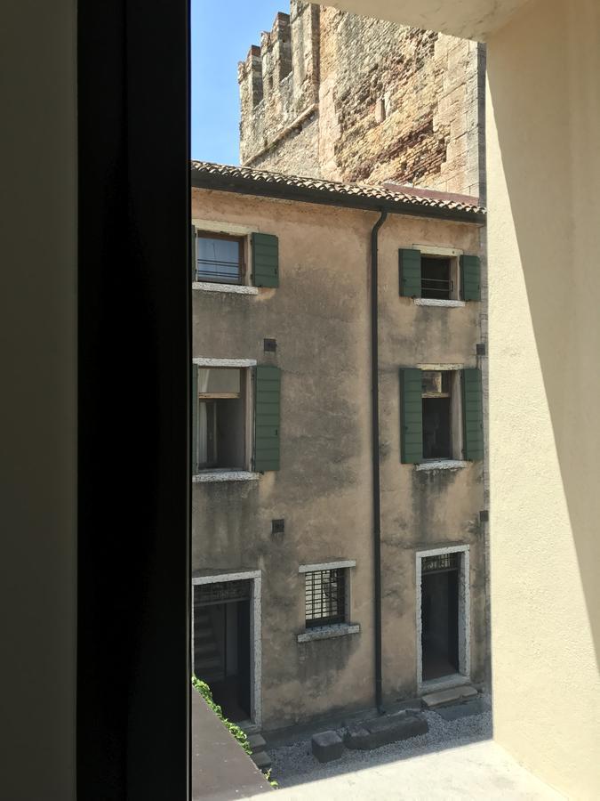 Suite La Castellana Тори дел Бенако Екстериор снимка