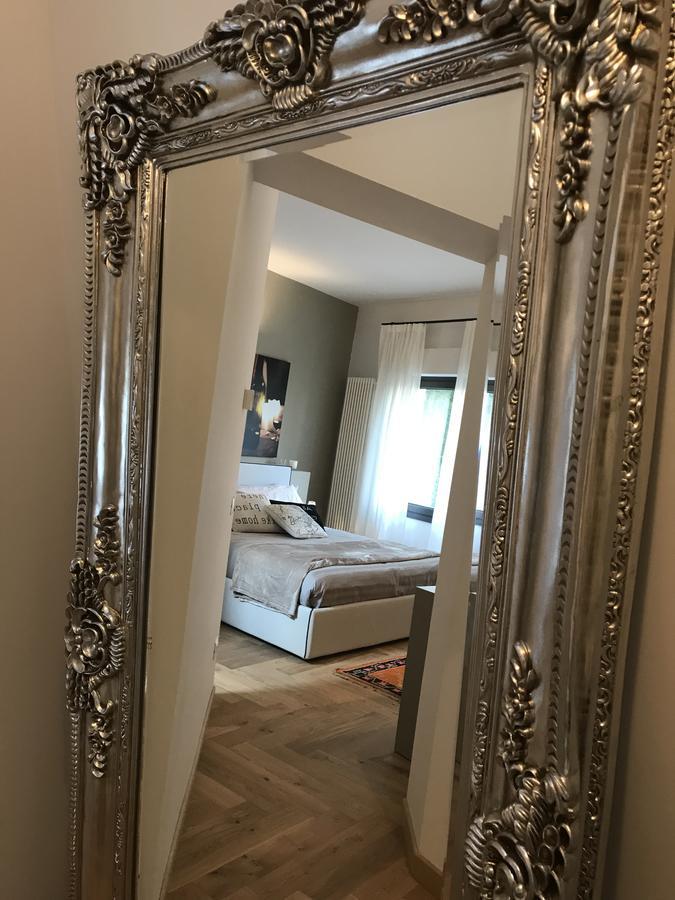 Suite La Castellana Тори дел Бенако Екстериор снимка